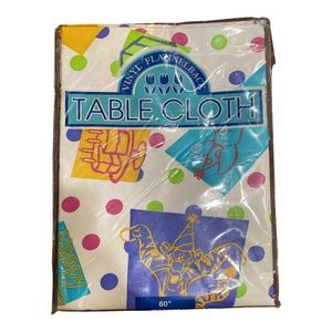 Vintage Winnie The Pooh Birthday Party Round Vinyl Flannel Back Table Cloth *New